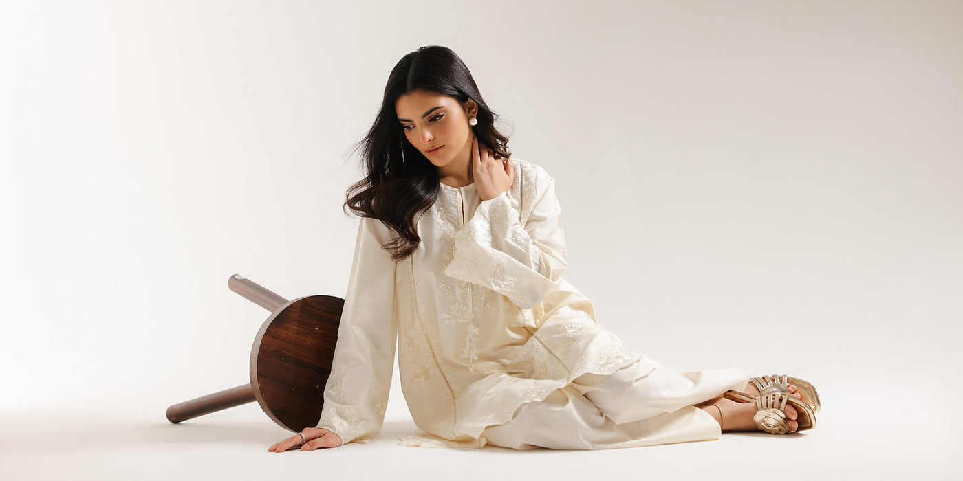 EMBROIDERED SUIT (E7001/102/003)