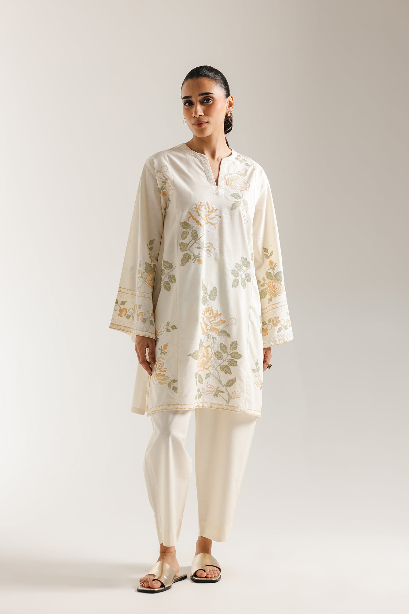 EMBROIDERED SUIT (E7003/102/002)