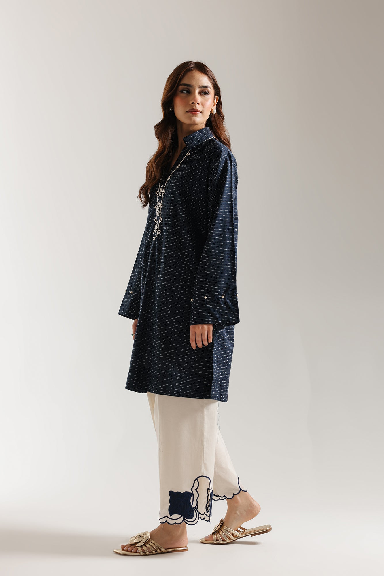 EMBROIDERED SUIT (E7018/102/618)