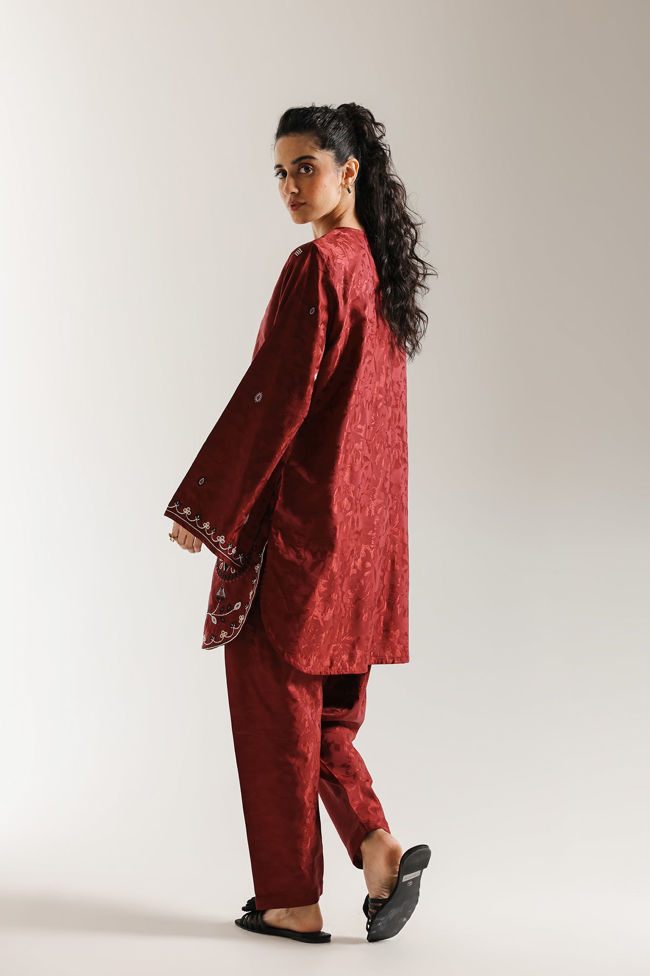 EMBROIDERED SUIT (E7021/102/402)