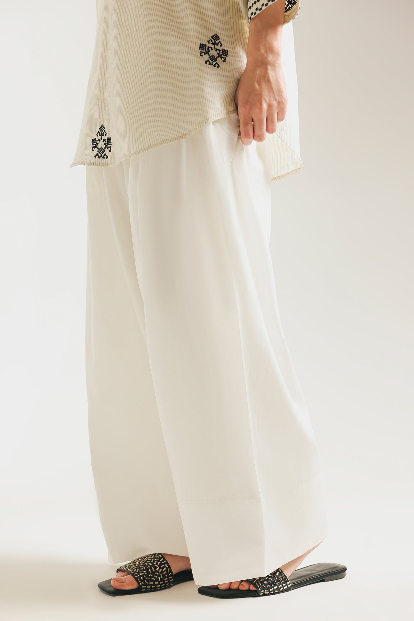 SHALWAR (E7140/102/001)