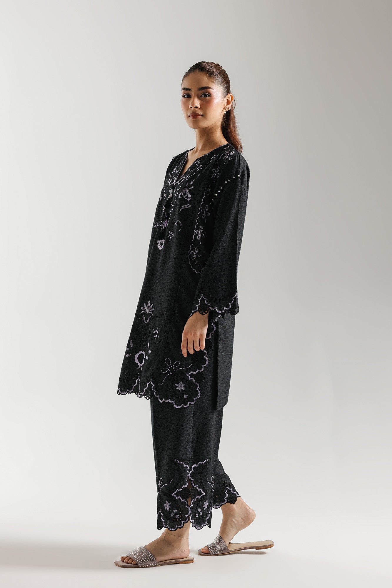 EMBROIDERED SUIT (E7212/102/902)