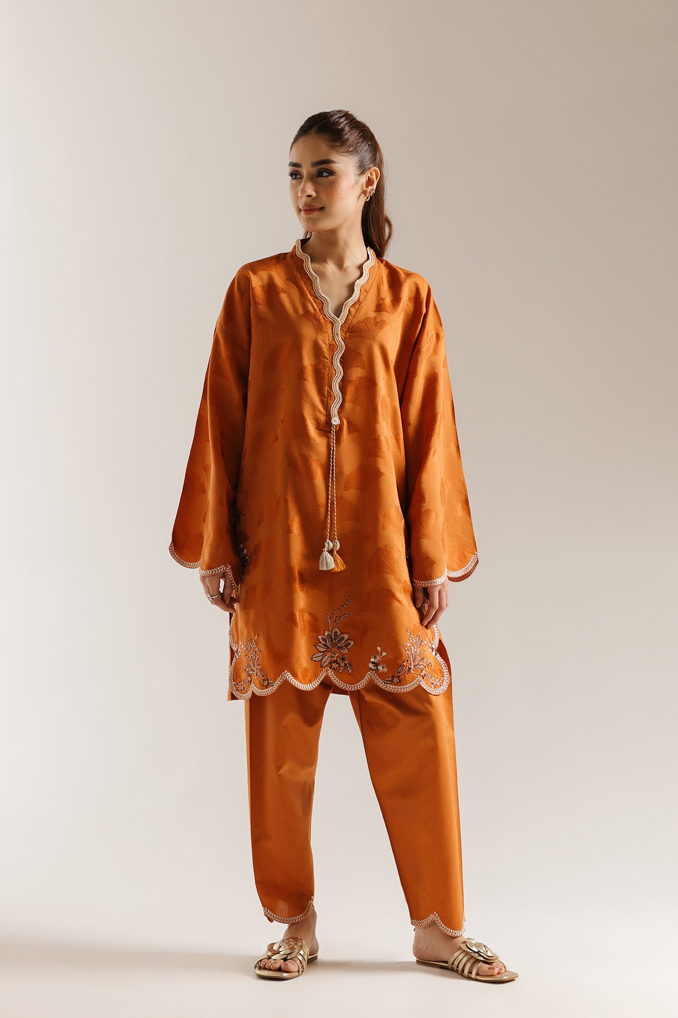 EMBROIDERED SUIT (E7216/102/212)