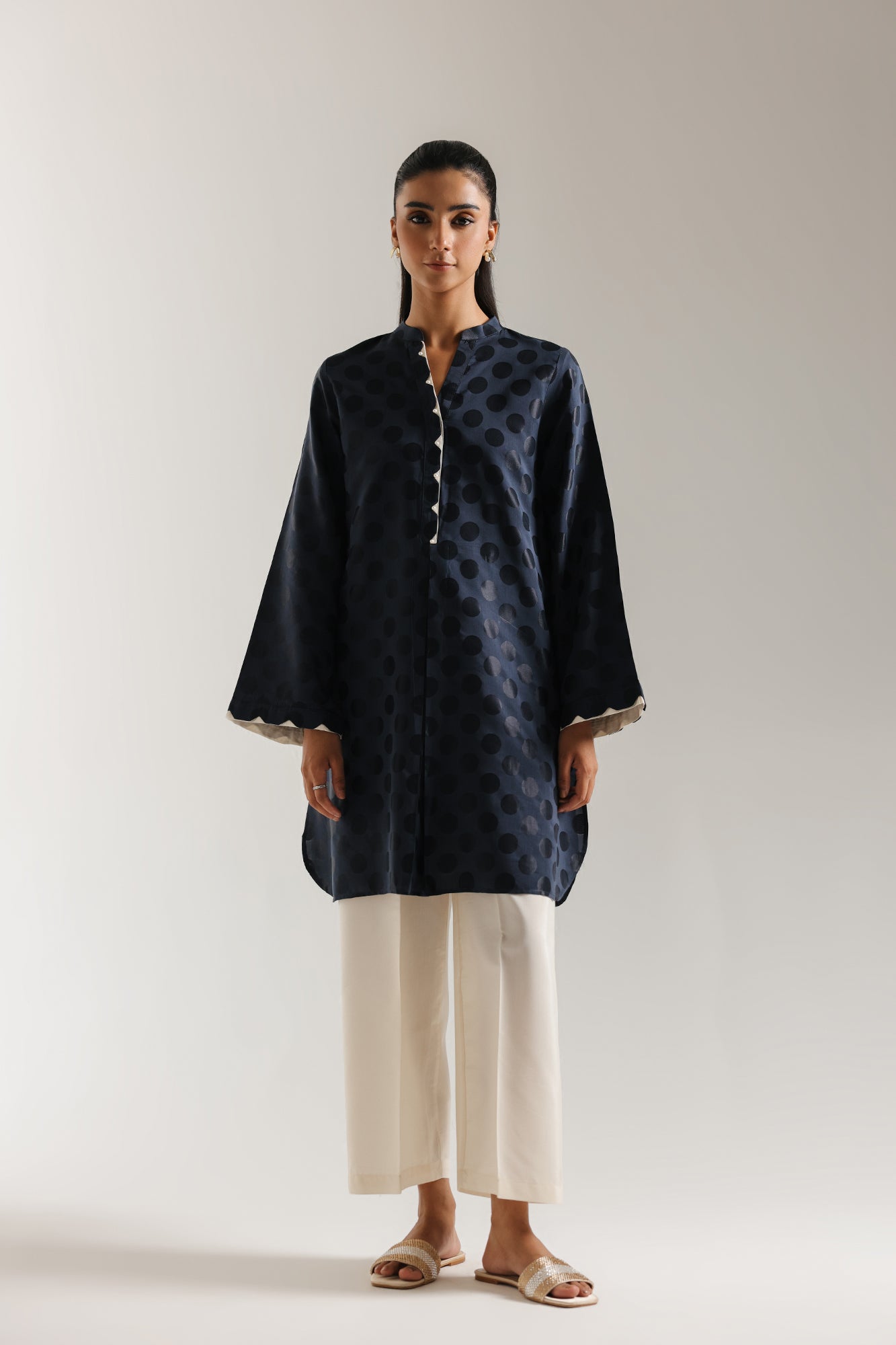 EMBROIDERED SUIT (E7231/102/619)