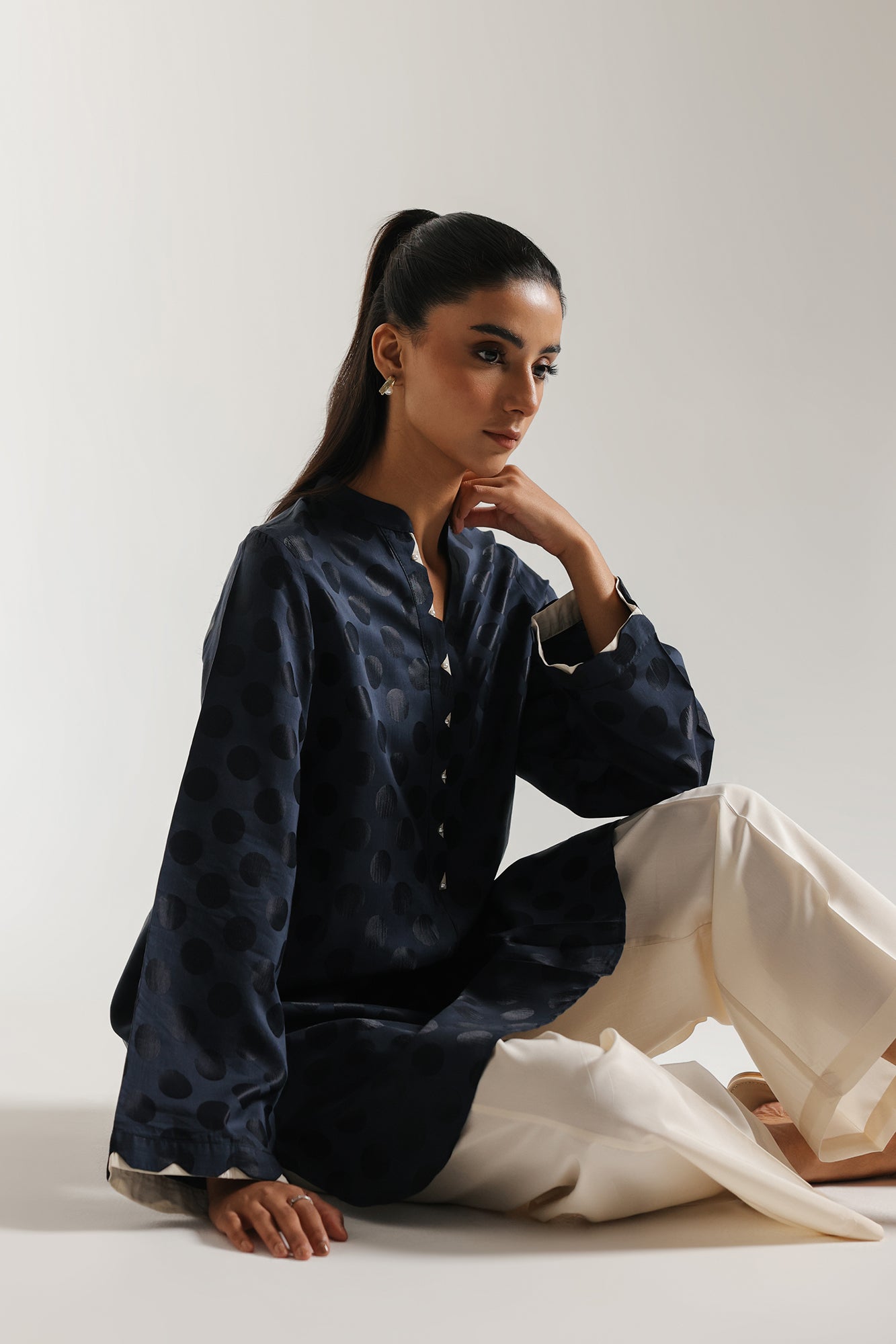 EMBROIDERED SUIT (E7231/102/619)