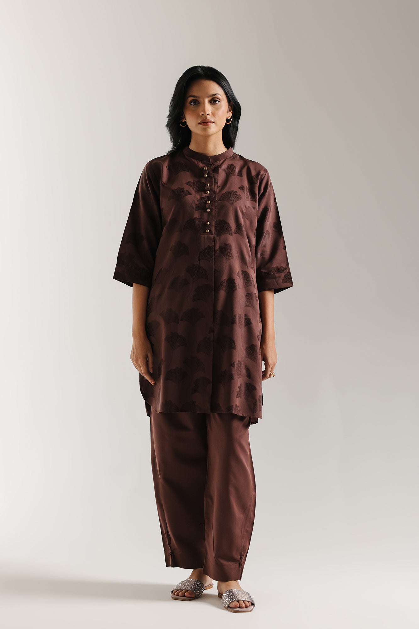 EMBROIDERED SUIT (E7232/102/801)