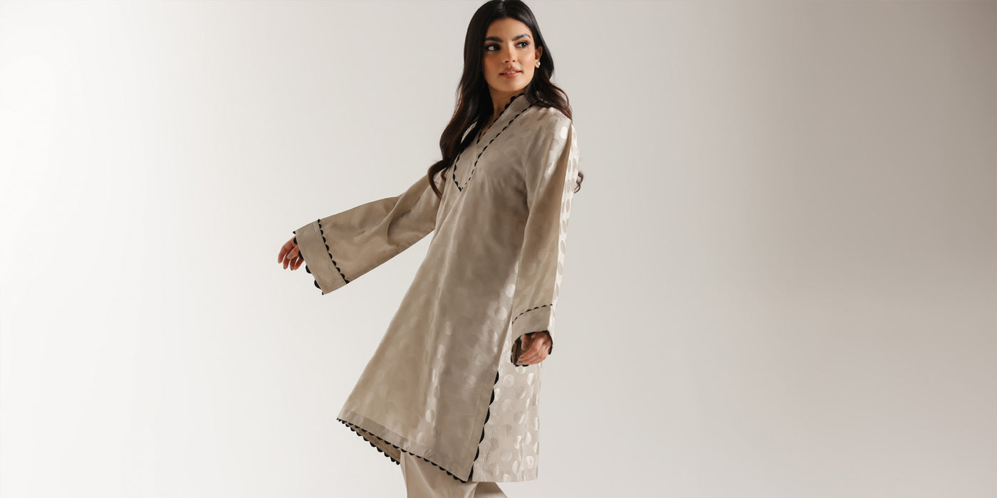 EMBROIDERED SUIT (E7233/102/006)