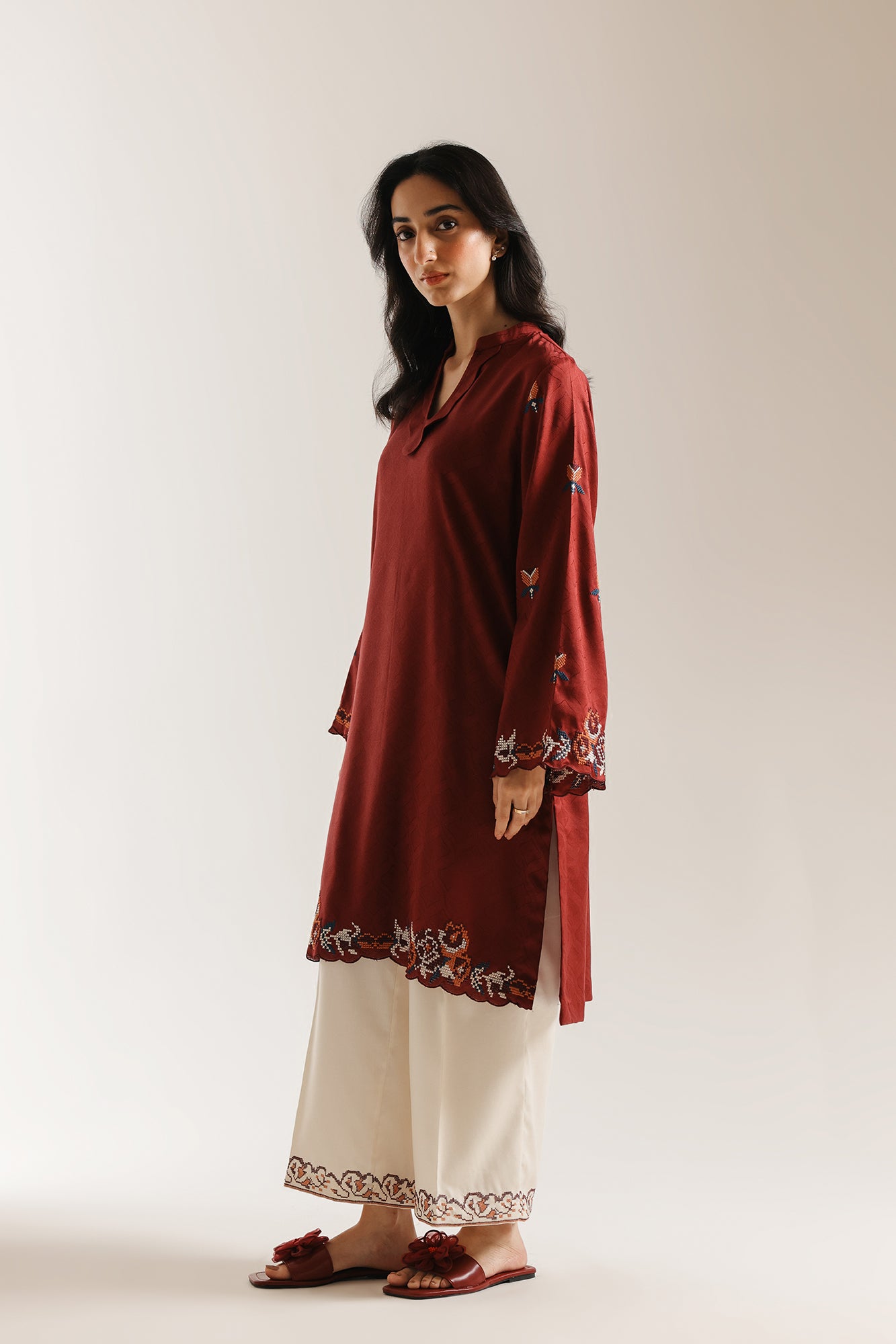 EMBROIDERED SUIT (E7236/102/305)