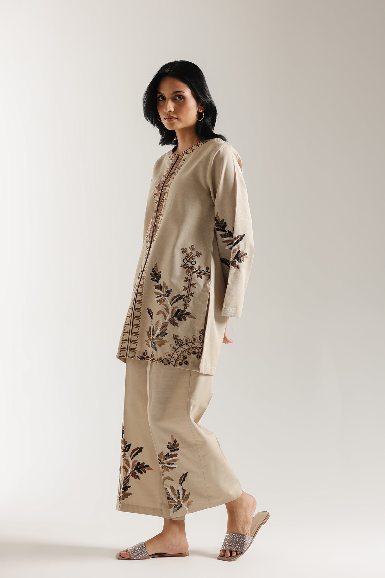 EMBROIDERED SUIT (E7239/102/112)