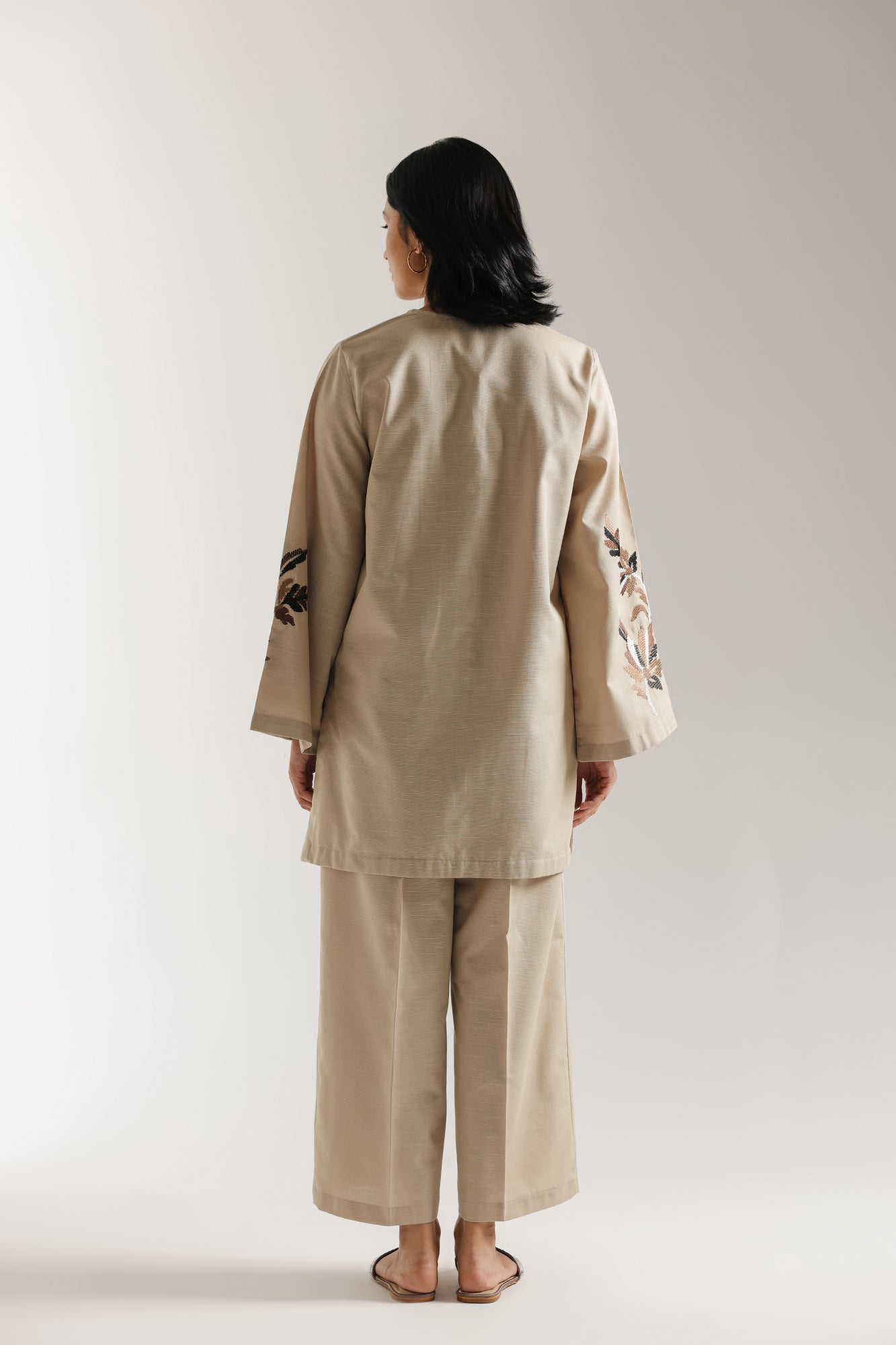 EMBROIDERED SUIT (E7239/102/112)