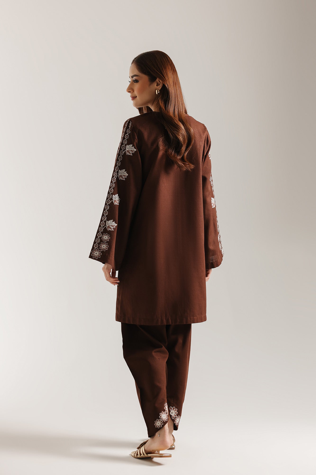 EMBROIDERED SUIT (E7241/102/801)