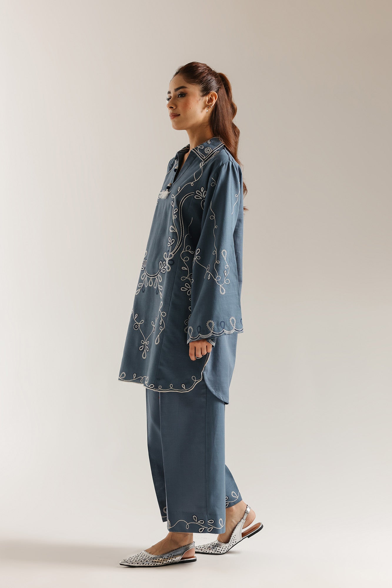 EMBROIDERED SUIT (E7242/102/606)