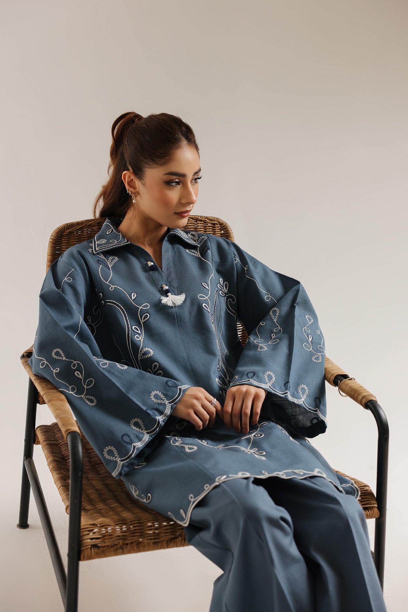 EMBROIDERED SUIT (E7242/102/606)