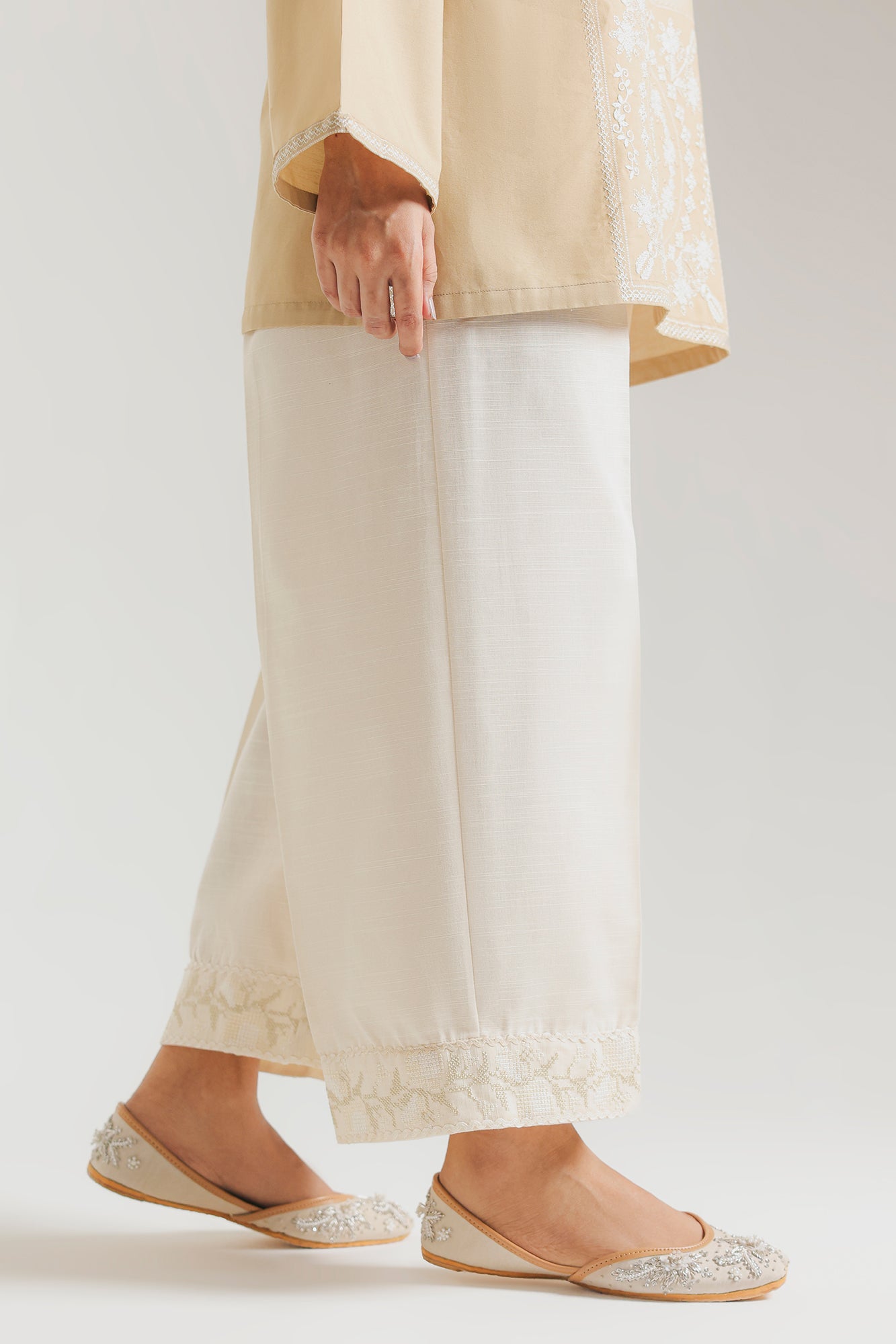 EMBROIDERED TROUSER (E7262/102/002)