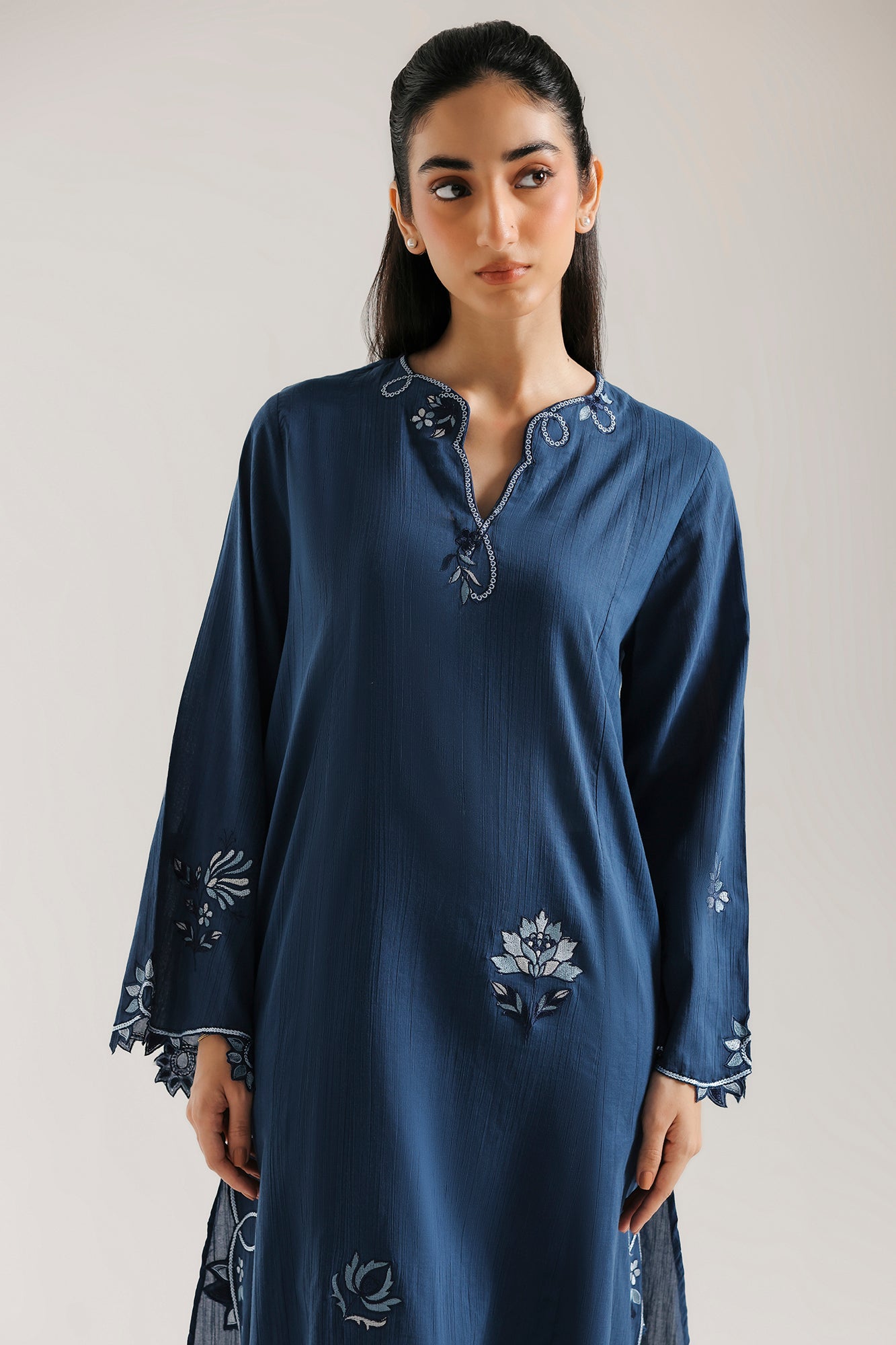 EMBROIDERED SHIRT (E7535/102/602)