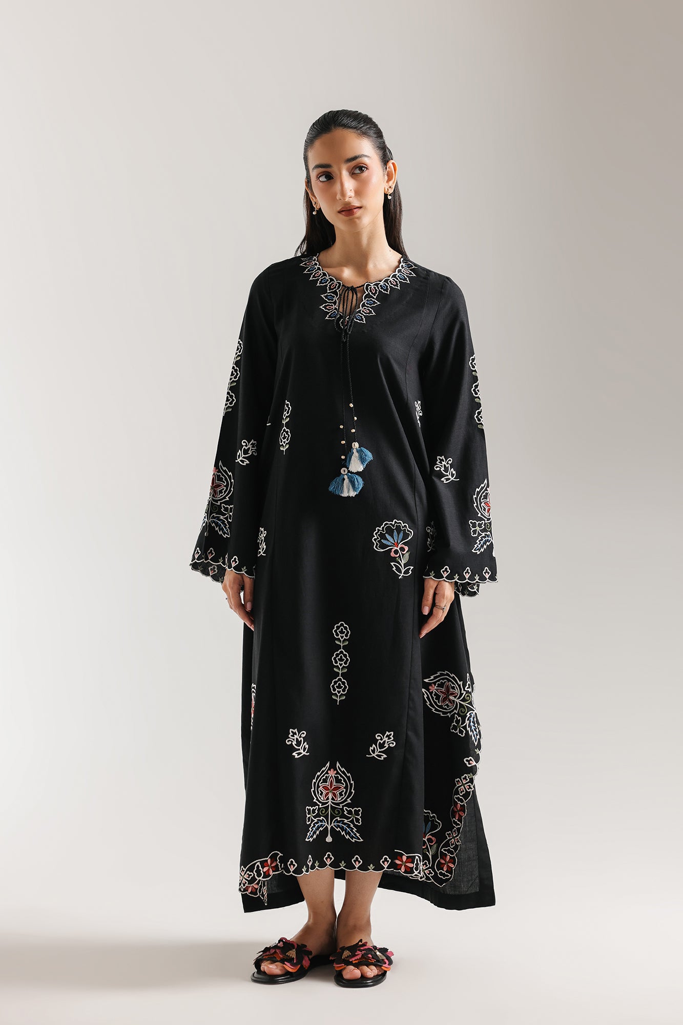 EMBROIDERED DRESS (E7542/102/902)