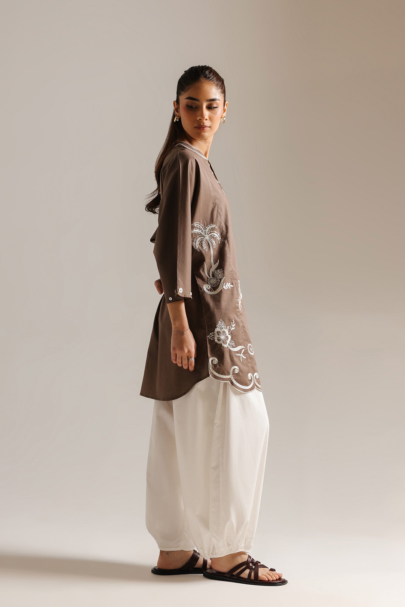 EMBROIDERED KURTI (E7578/102/915)