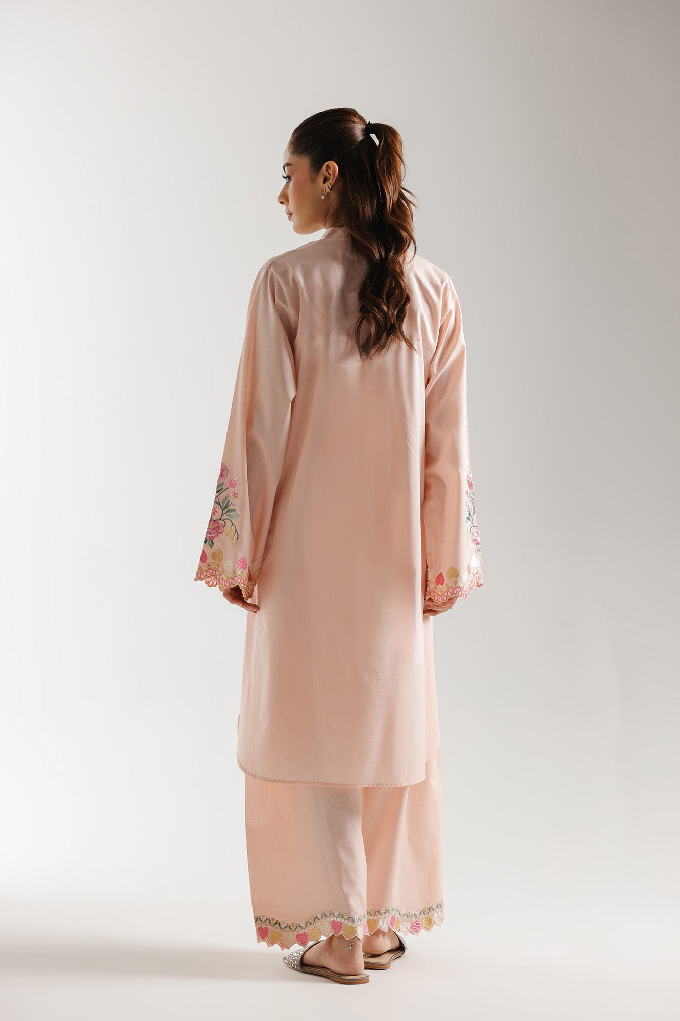 EMBROIDERED SUIT (E7579/102/329)