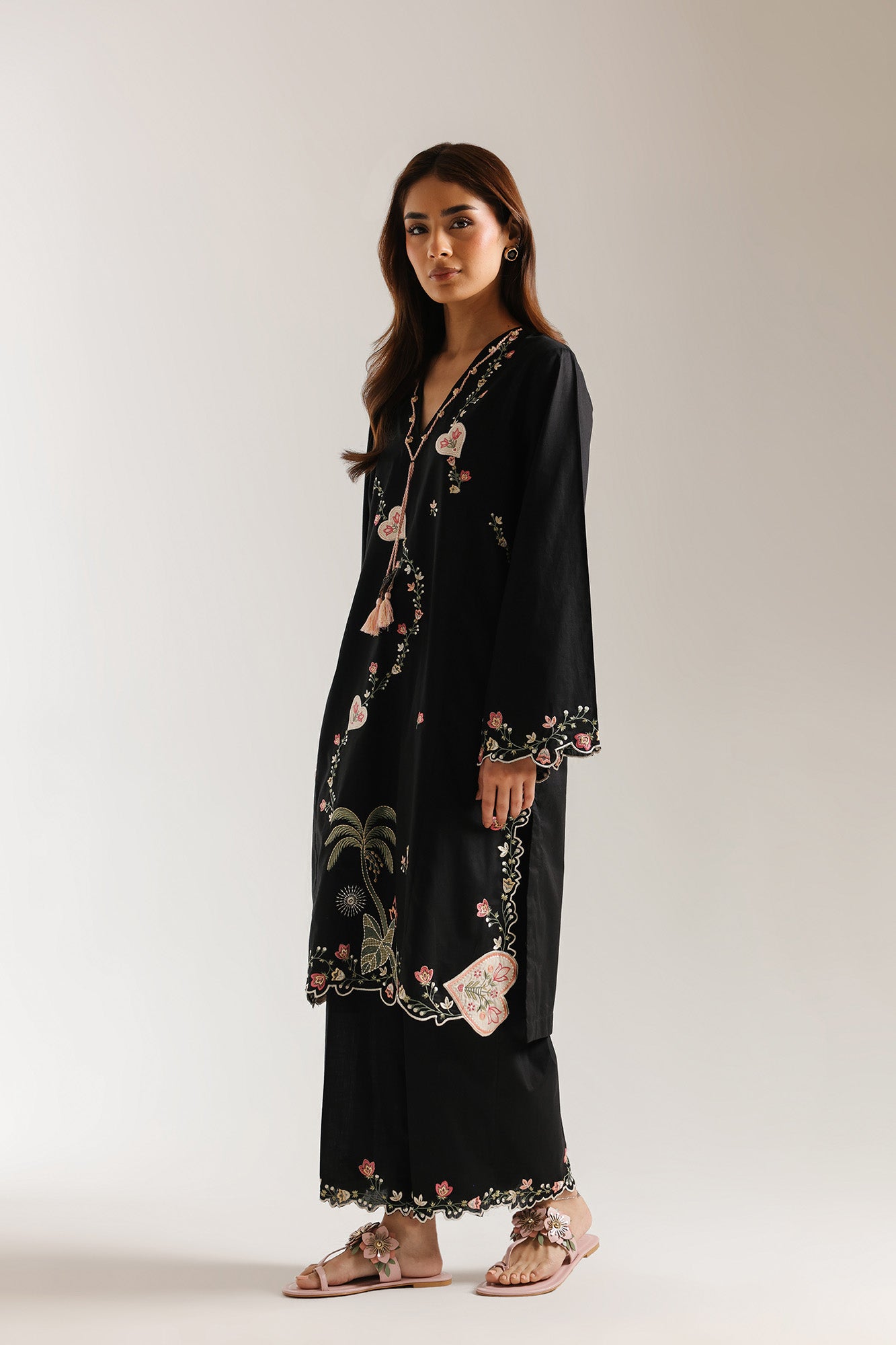 EMBROIDERED SUIT (E7580/102/902)