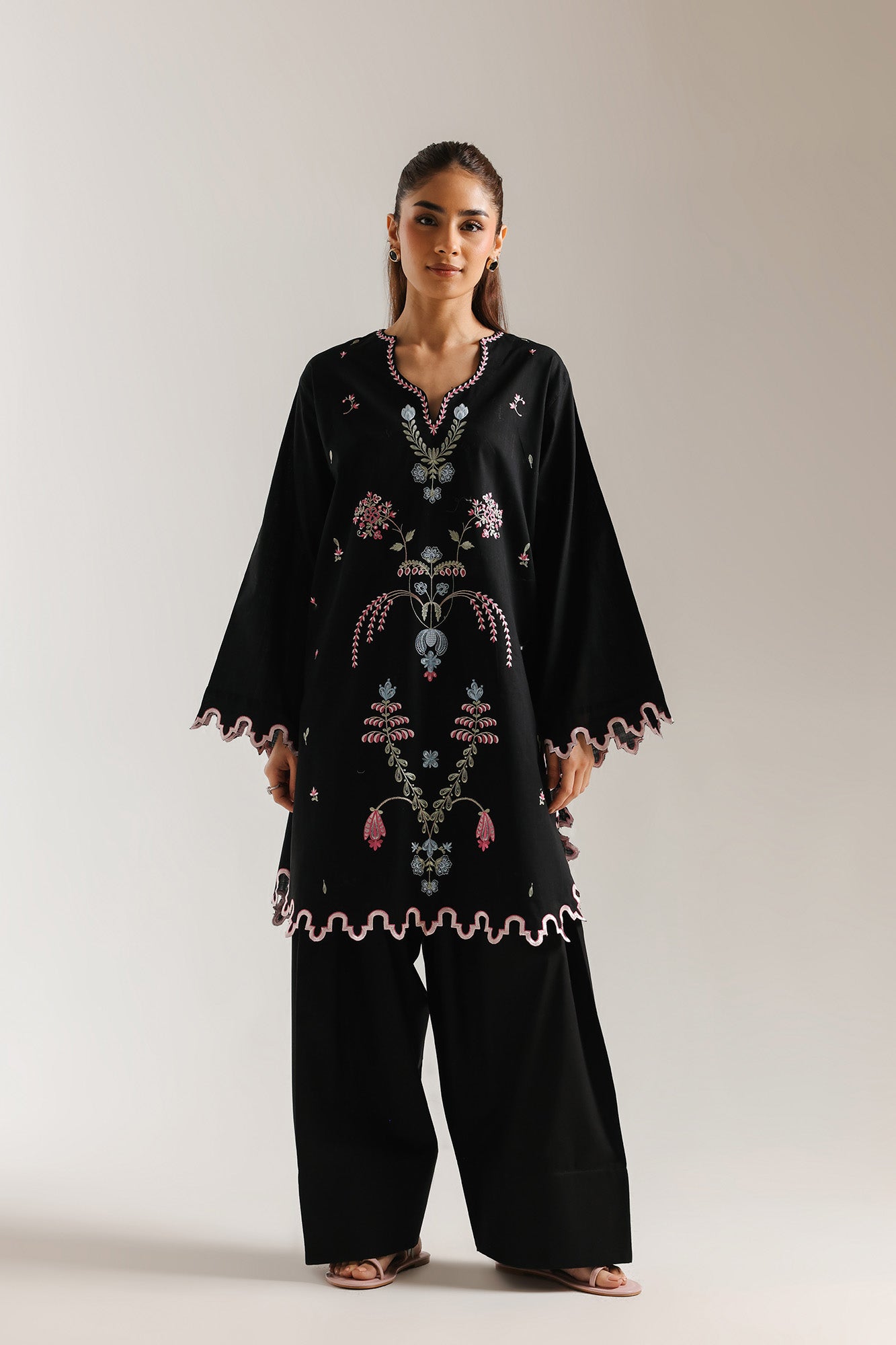 EMBROIDERED SHIRT (E7581/102/902)