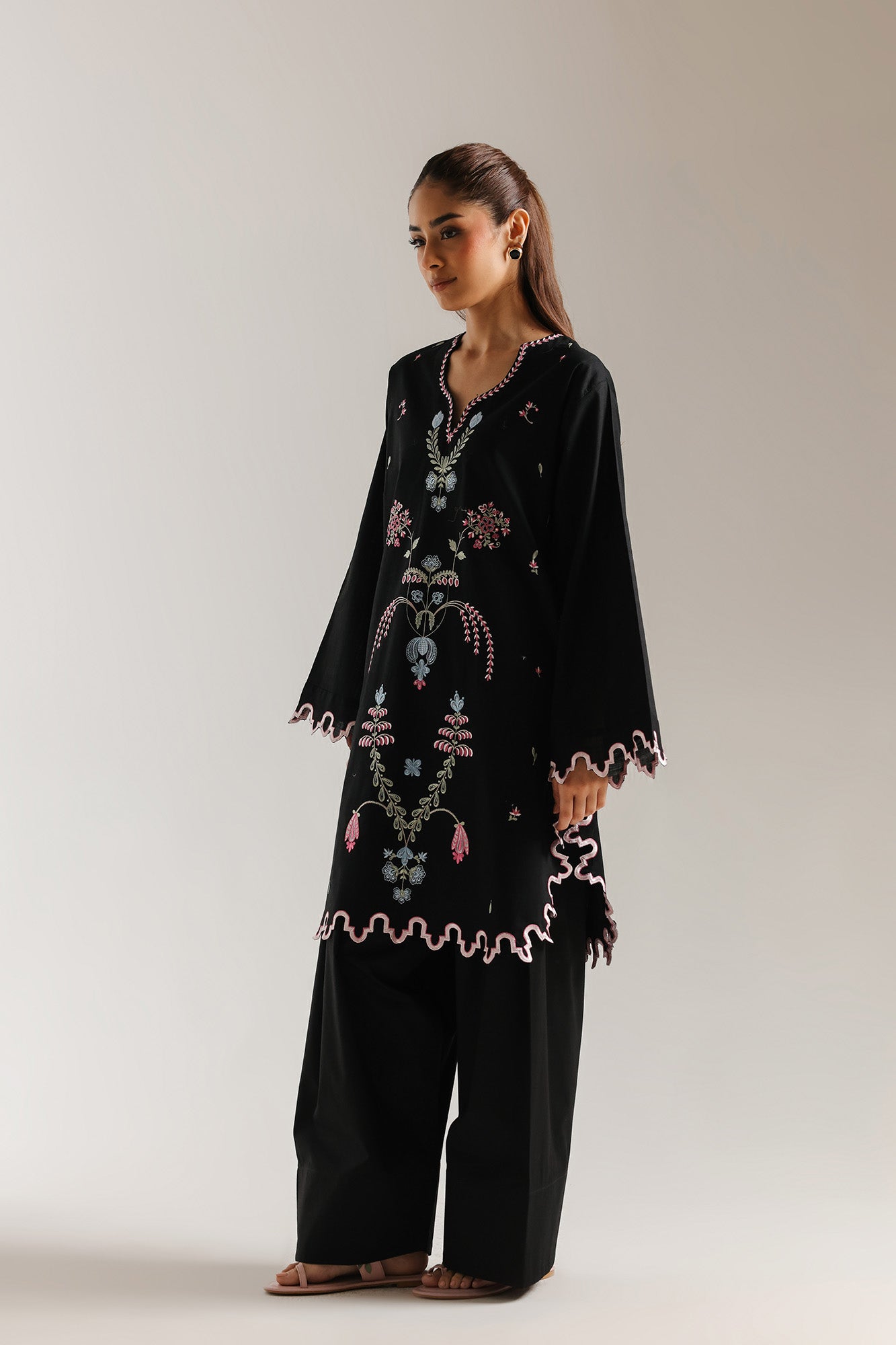 EMBROIDERED SHIRT (E7581/102/902)