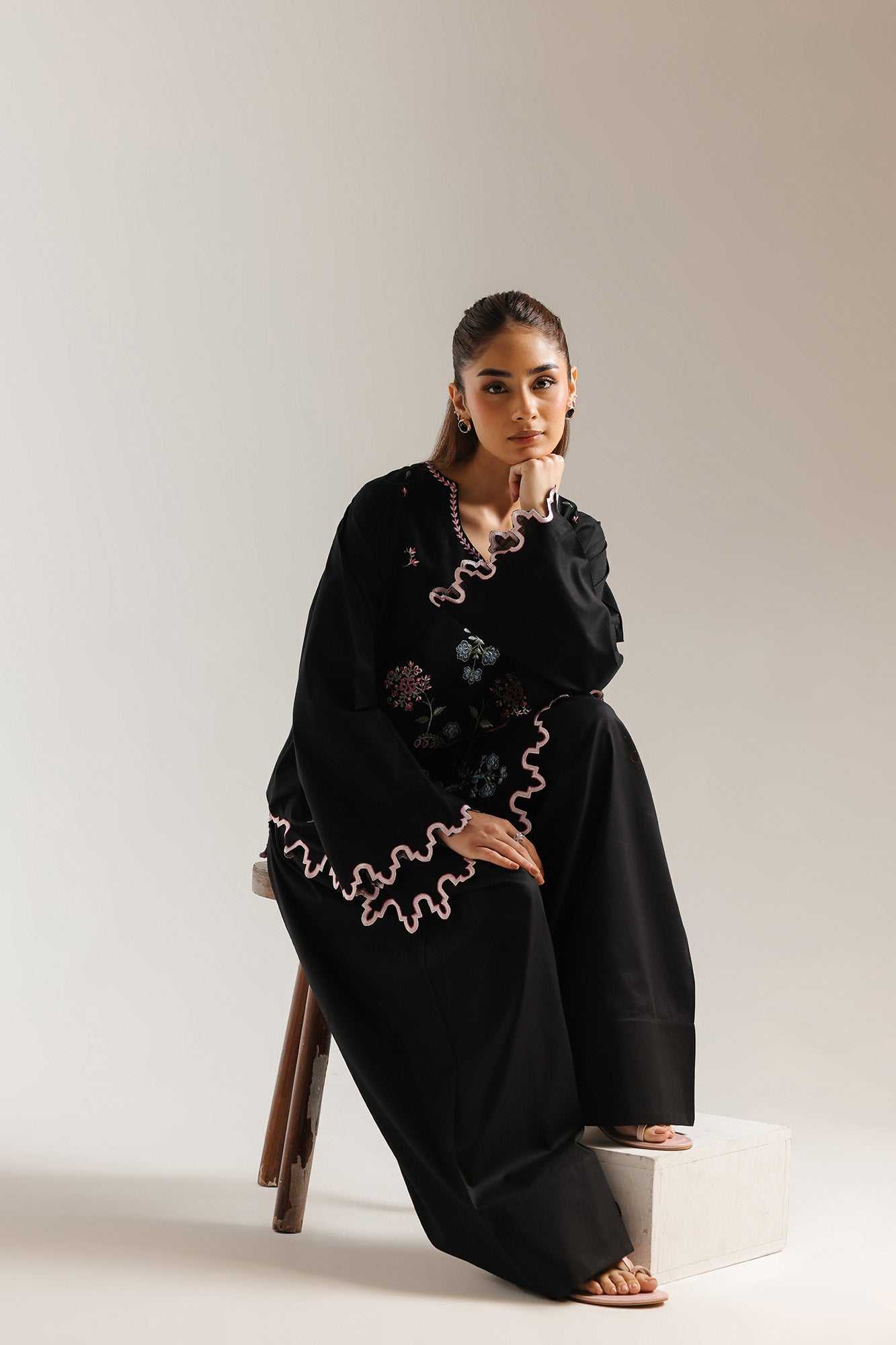 EMBROIDERED SHIRT (E7581/102/902)