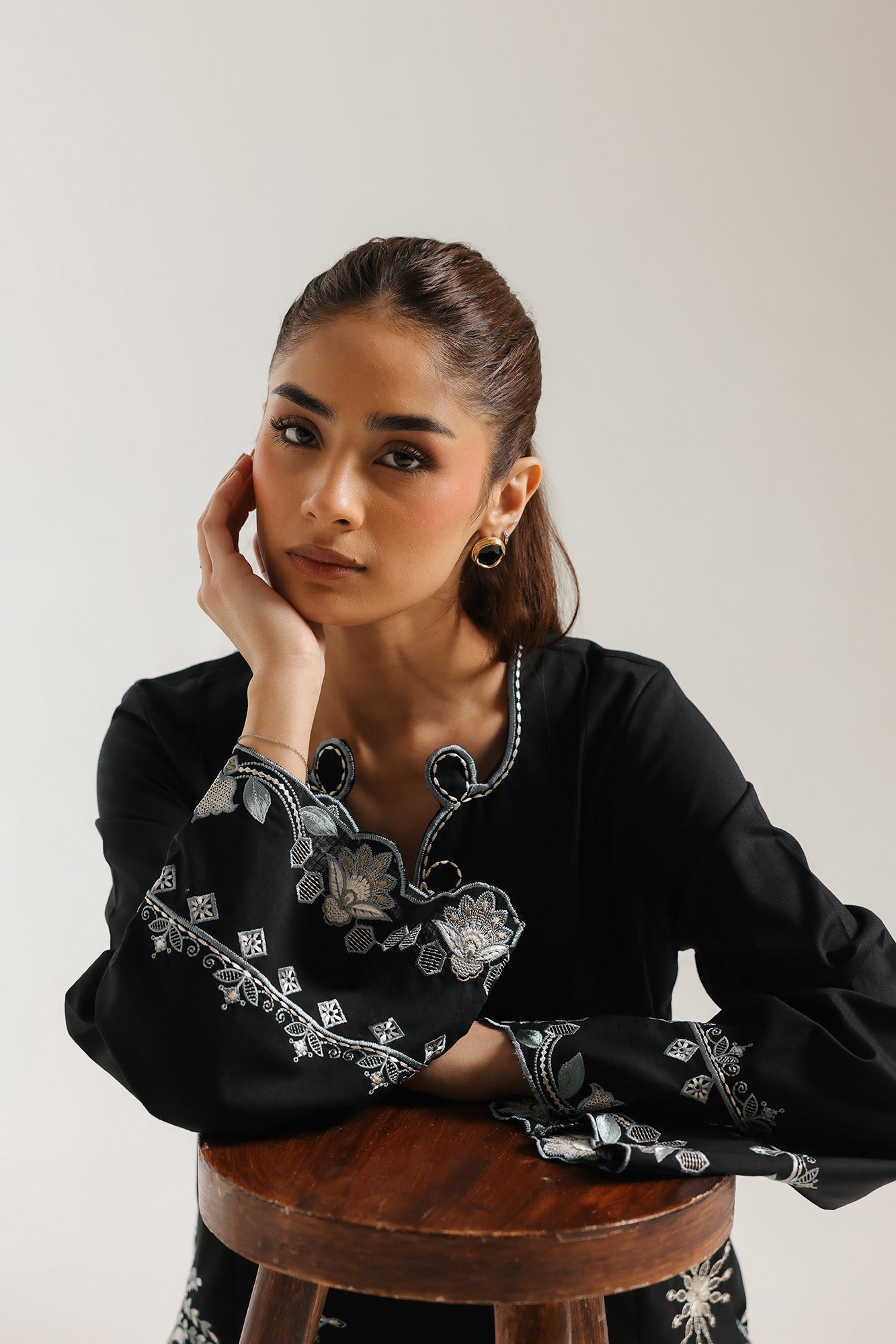 EMBROIDERED SHIRT (E7582/102/902)