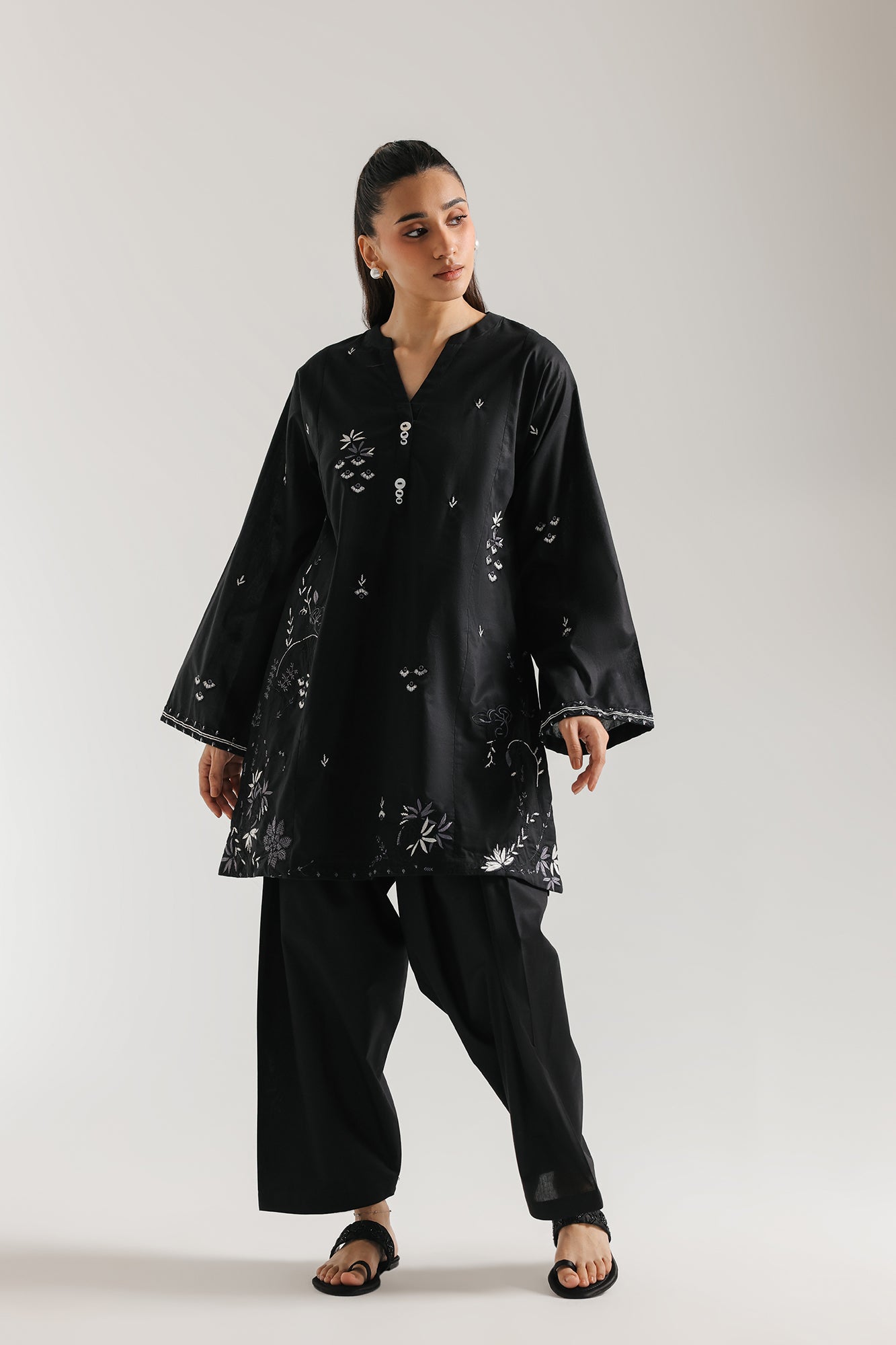 EMBROIDERED SHIRT (E7605/102/902)