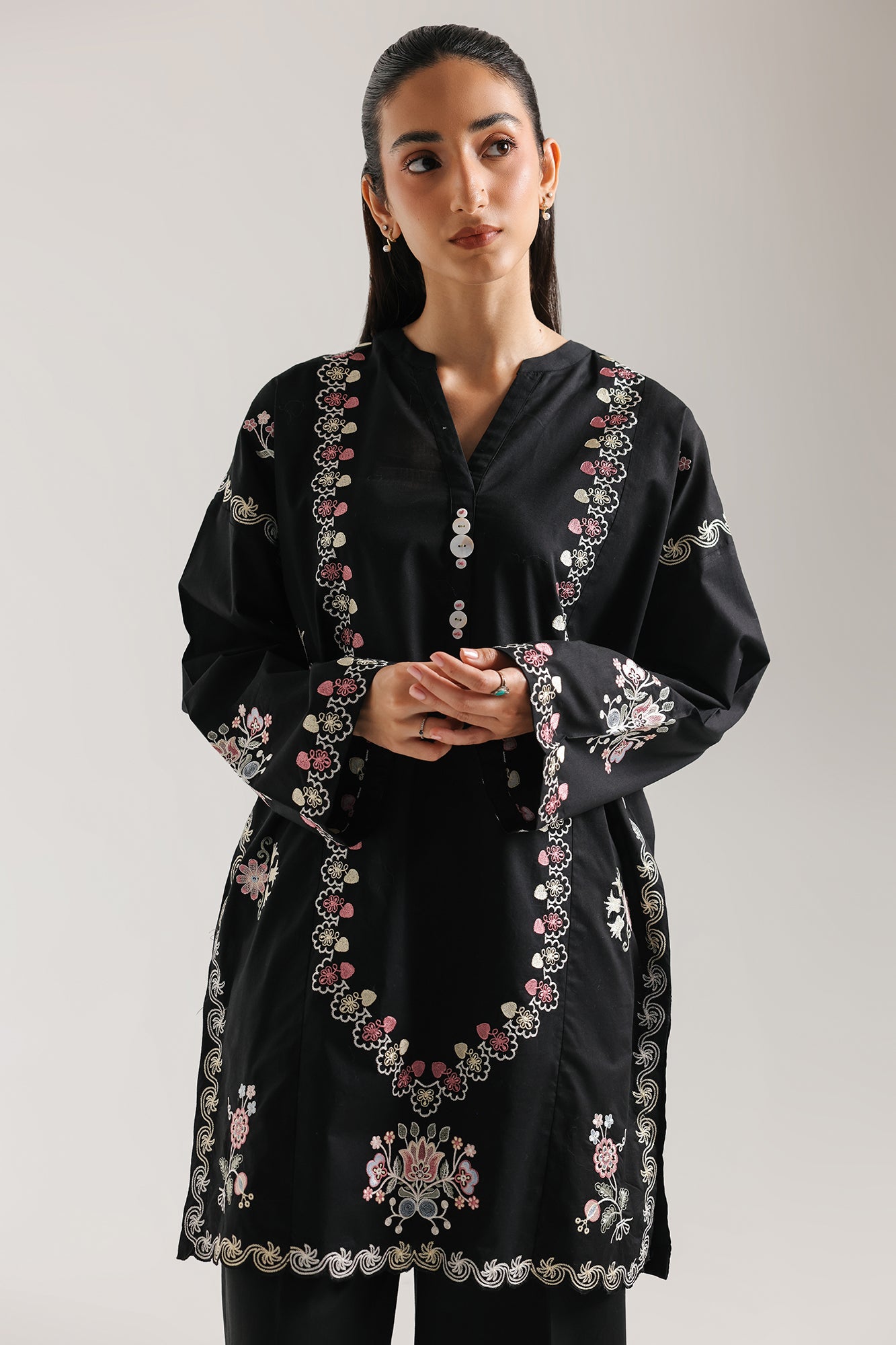 EMBROIDERED SHIRT (E7622/102/901)