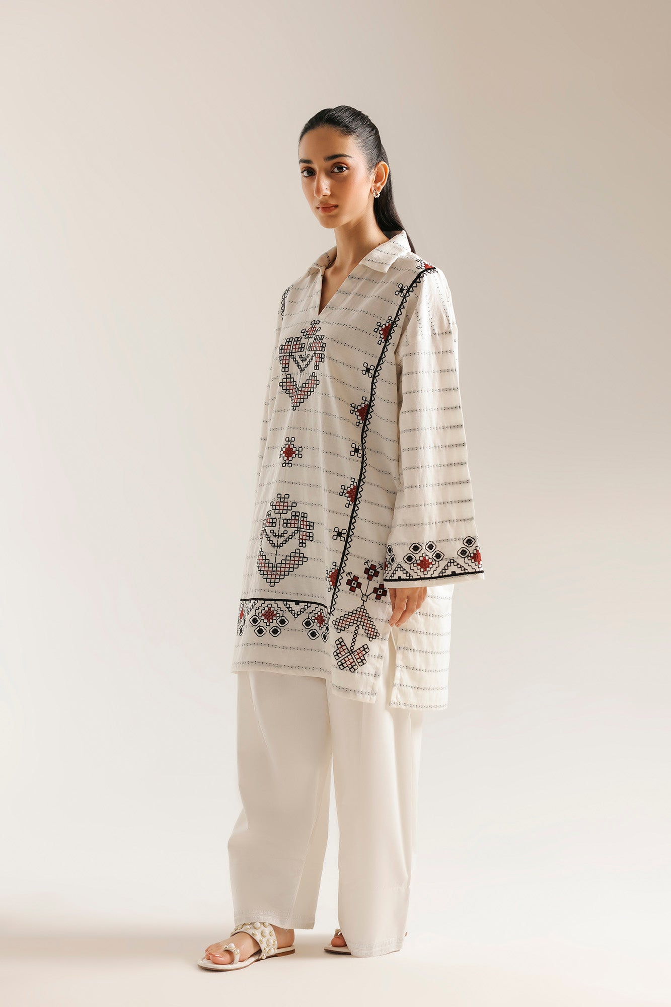 EMBROIDERED SHIRT (E7628/102/003)