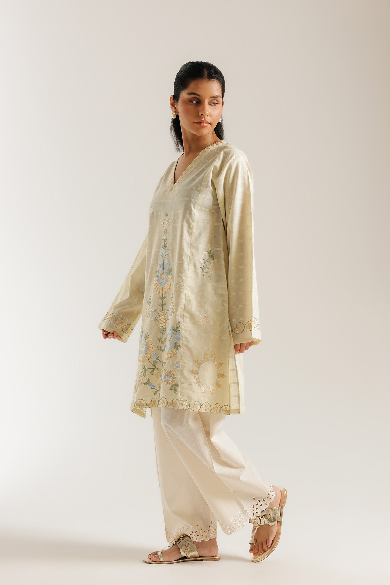 EMBROIDERED SHIRT (E7633/102/110)