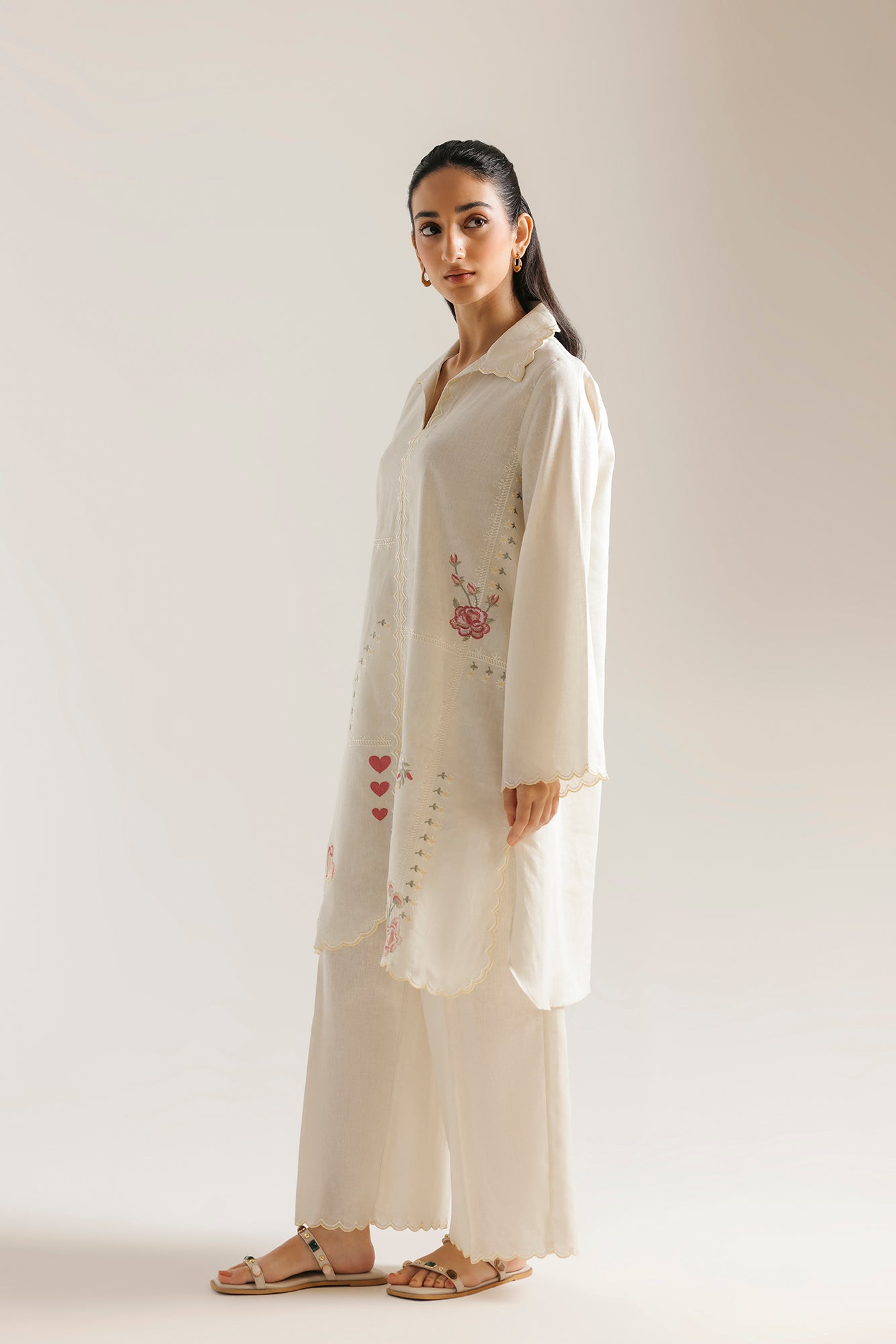 EMBROIDERED SUIT (E7635/102/003)