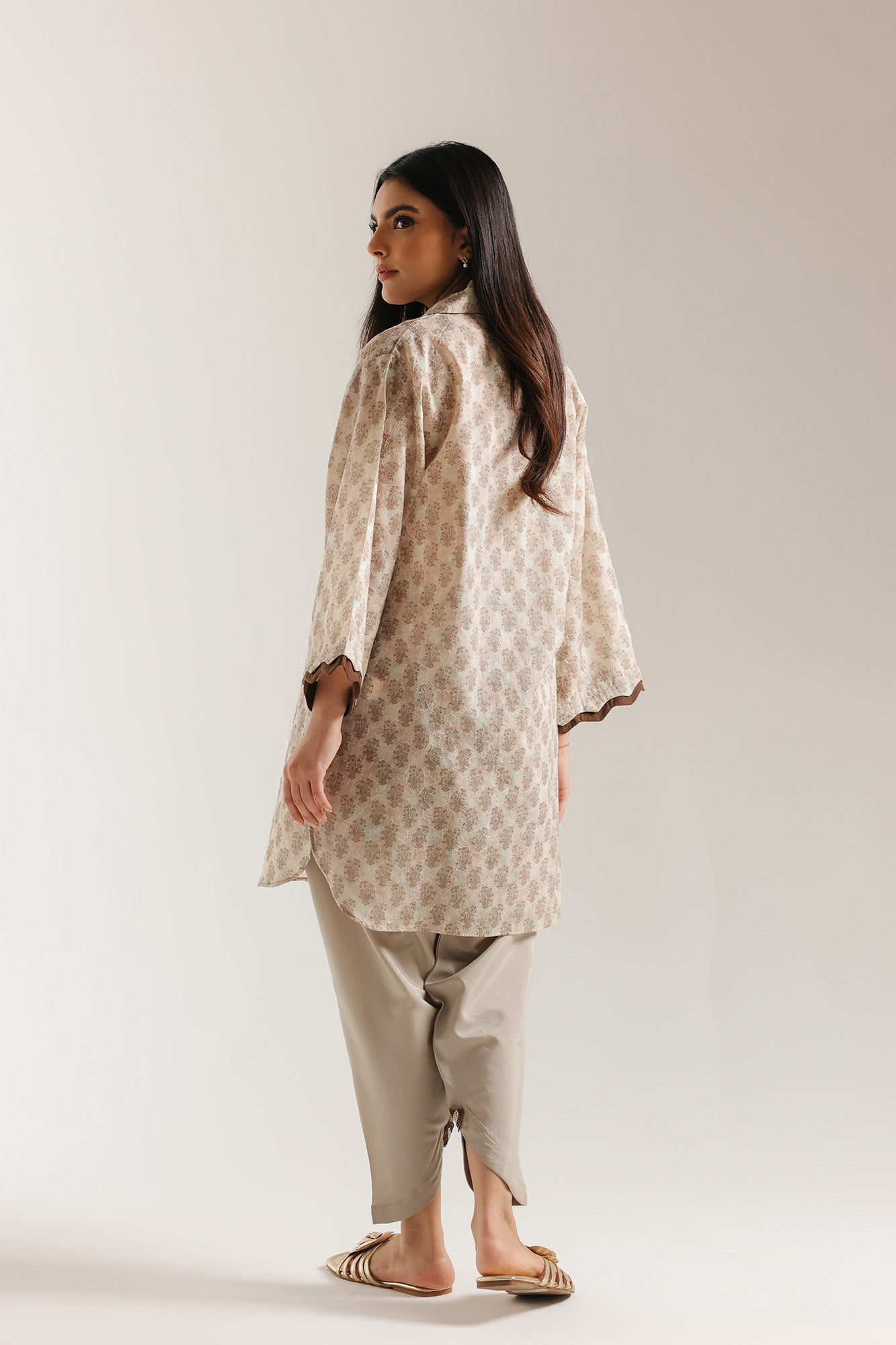 EMBROIDERED SUIT (E7675/102/006)