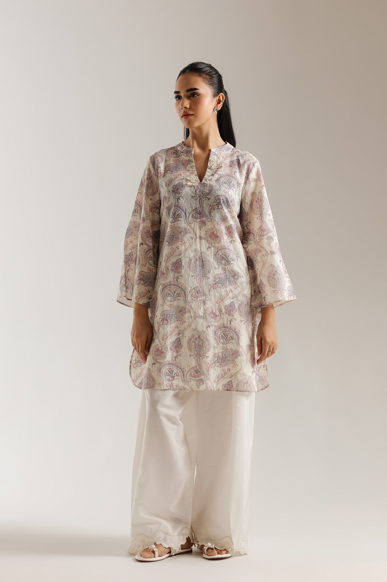 EMBROIDERED SUIT (E7676/102/002)