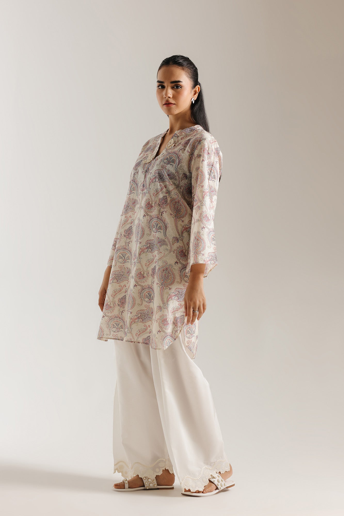 EMBROIDERED SUIT (E7676/102/002)