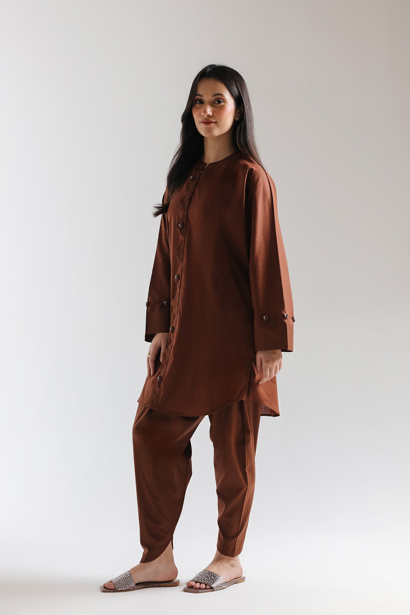 EMBROIDERED SUIT (E7689/102/801)