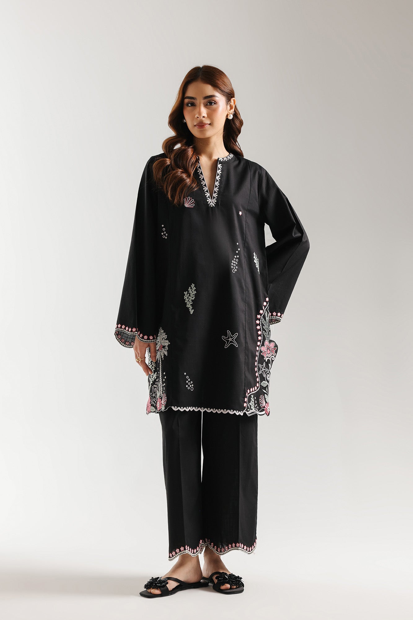 EMBROIDERED SUIT (E7691/102/902)