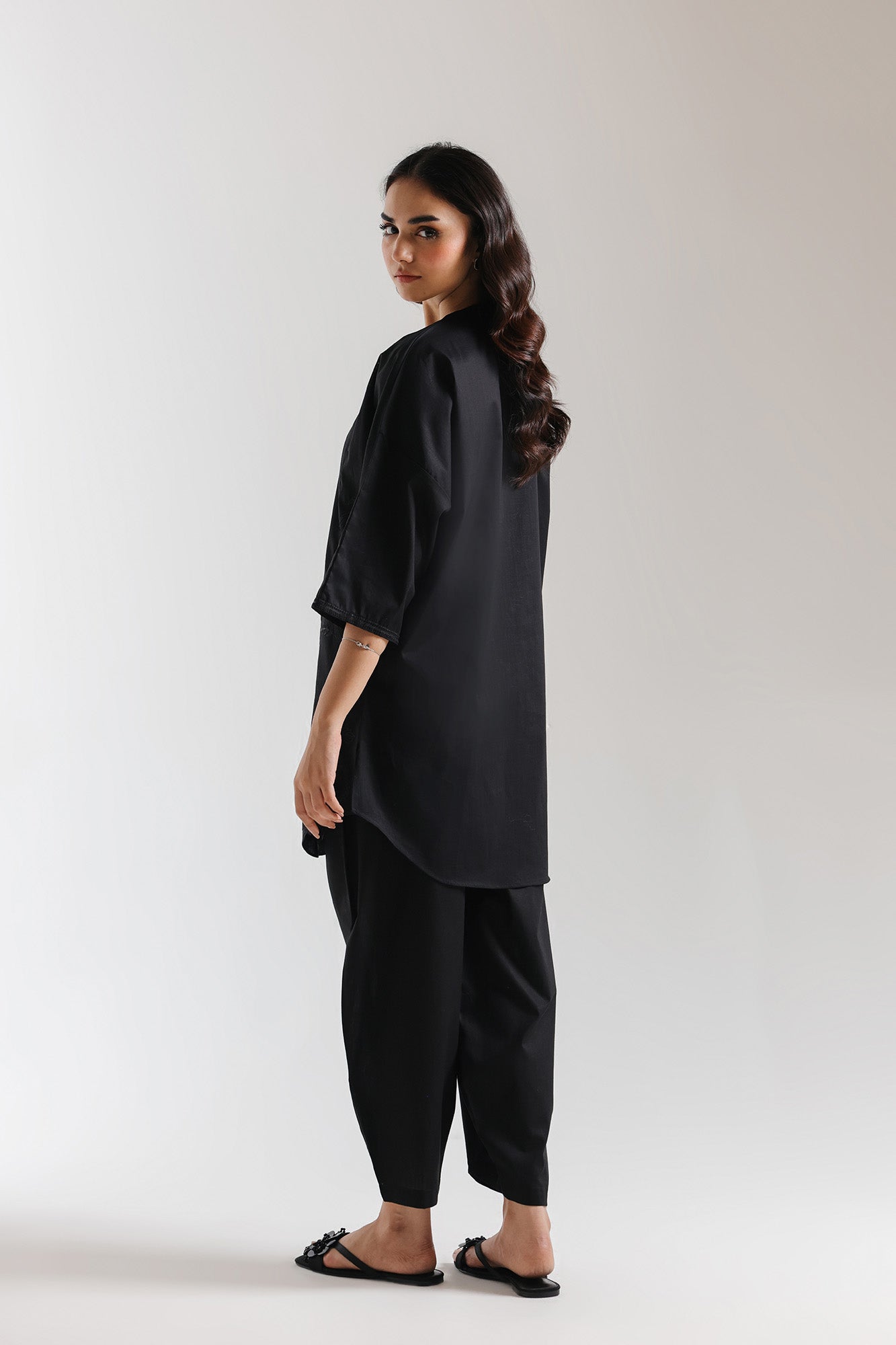 EMBROIDERED SUIT (E7693/102/902)