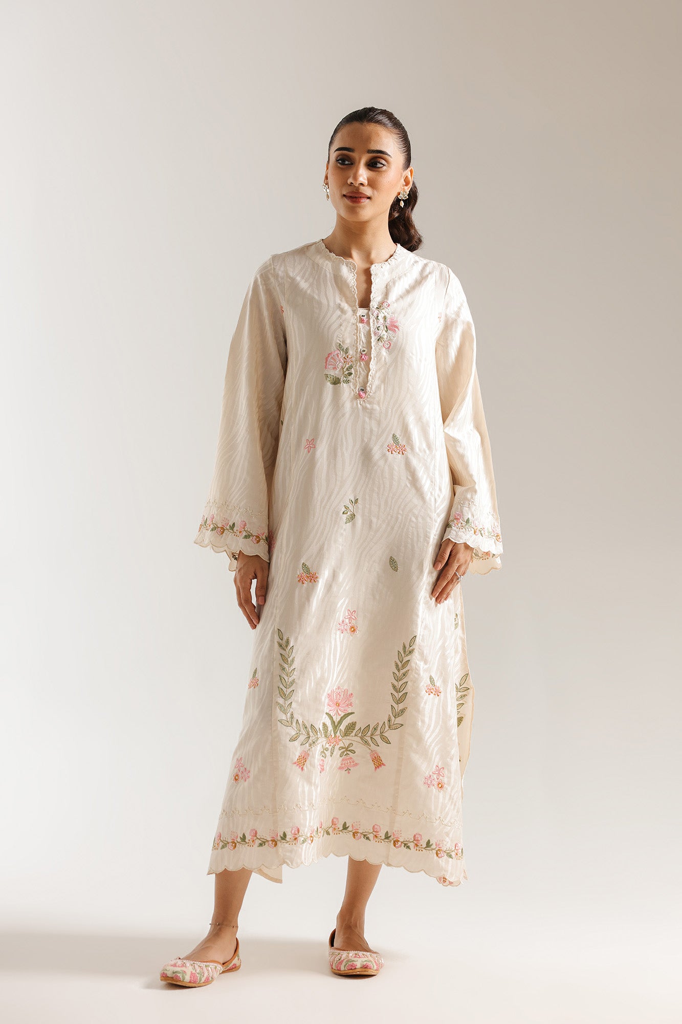 EMBROIDERED DRESS (E7704/102/227)