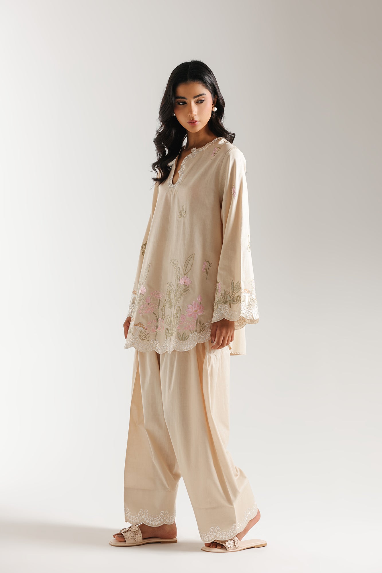 EMBROIDERED SUIT (E7705/102/115)