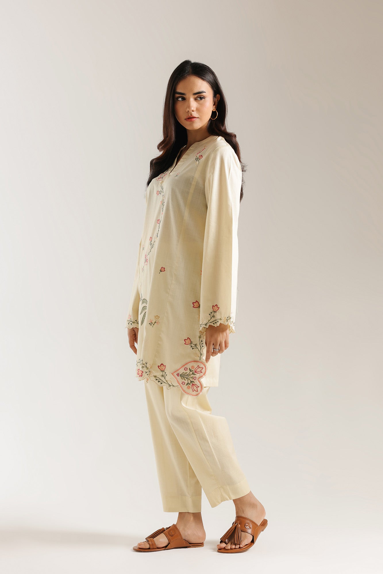 EMBROIDERED SUIT (E7707/102/115)