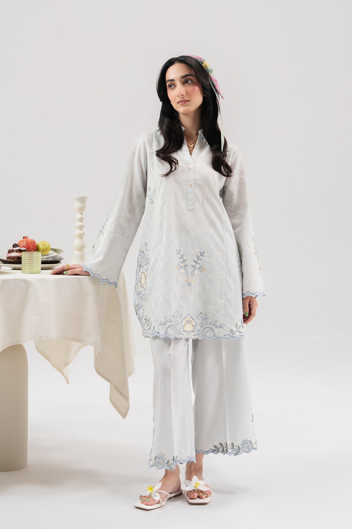 EMBROIDERED SUIT (E7715/102/617)