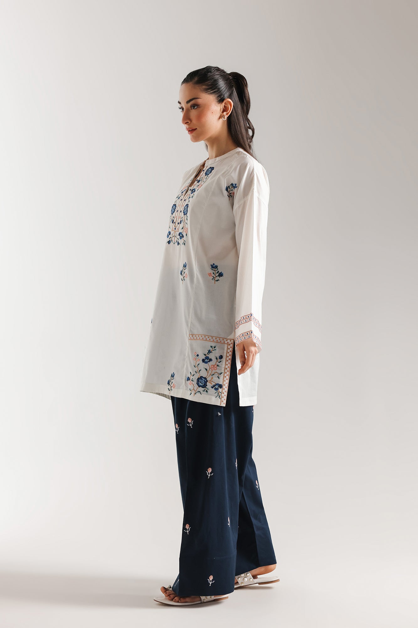 EMBROIDERED SUIT (E7757/102/001)