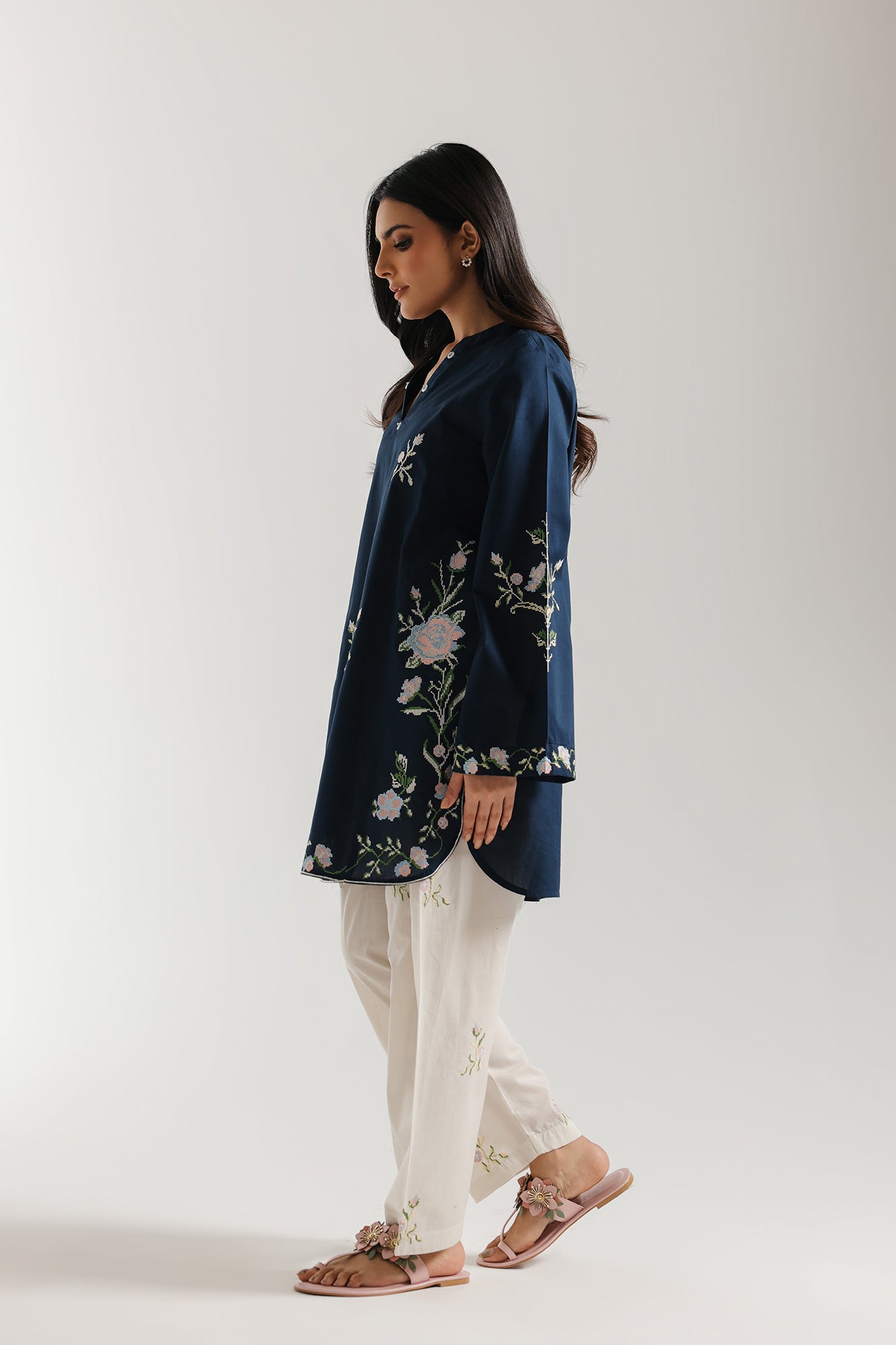 EMBROIDERED SUIT (E7759/102/618)