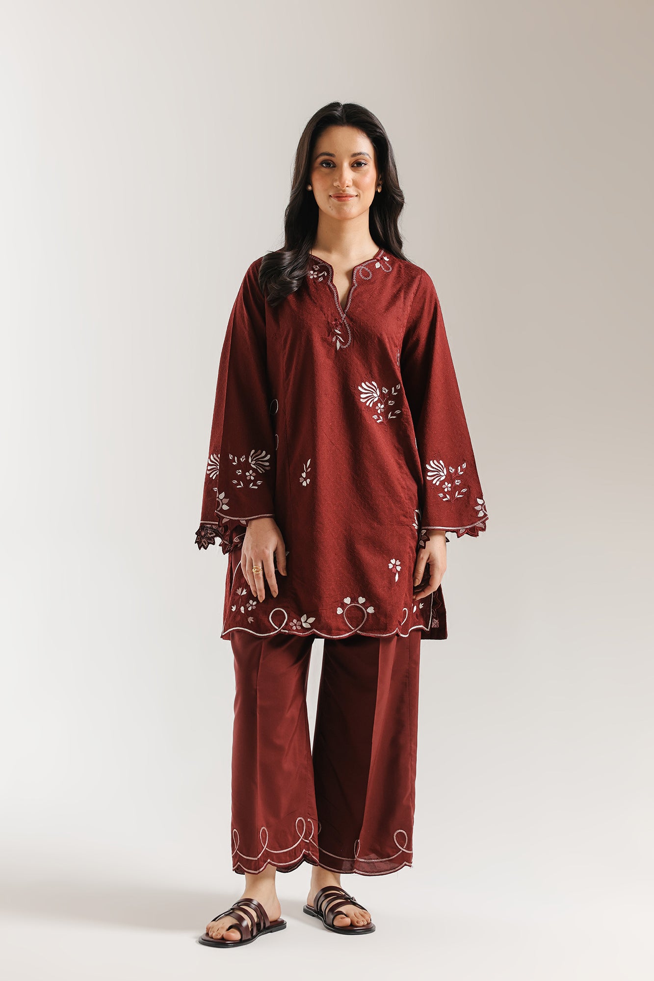 EMBROIDERED SUIT (E7760/102/415)