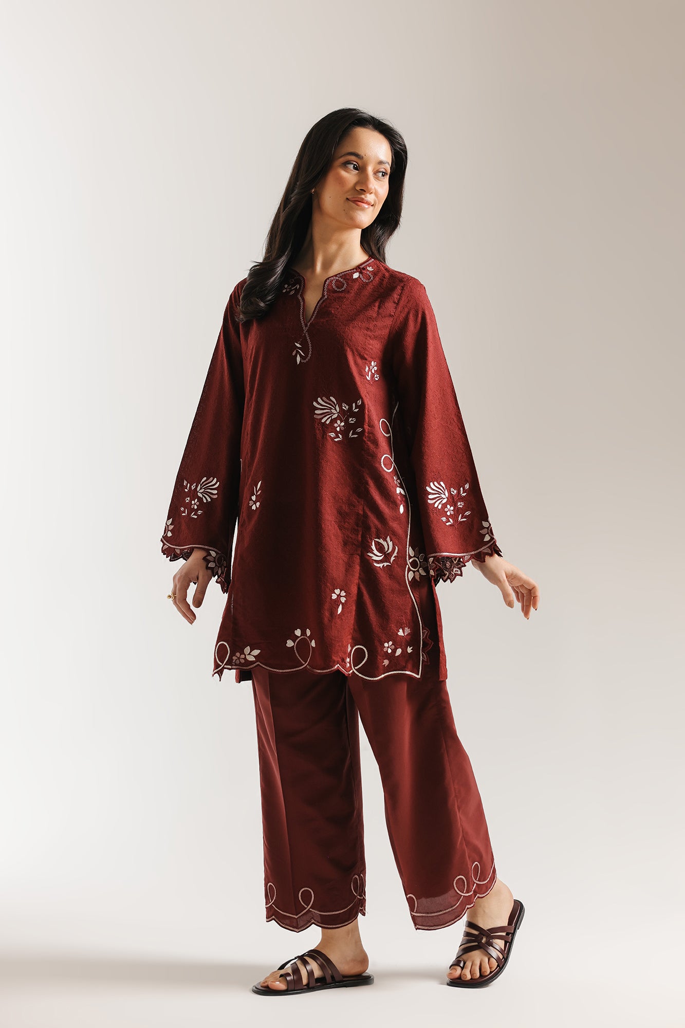 EMBROIDERED SUIT (E7760/102/415)