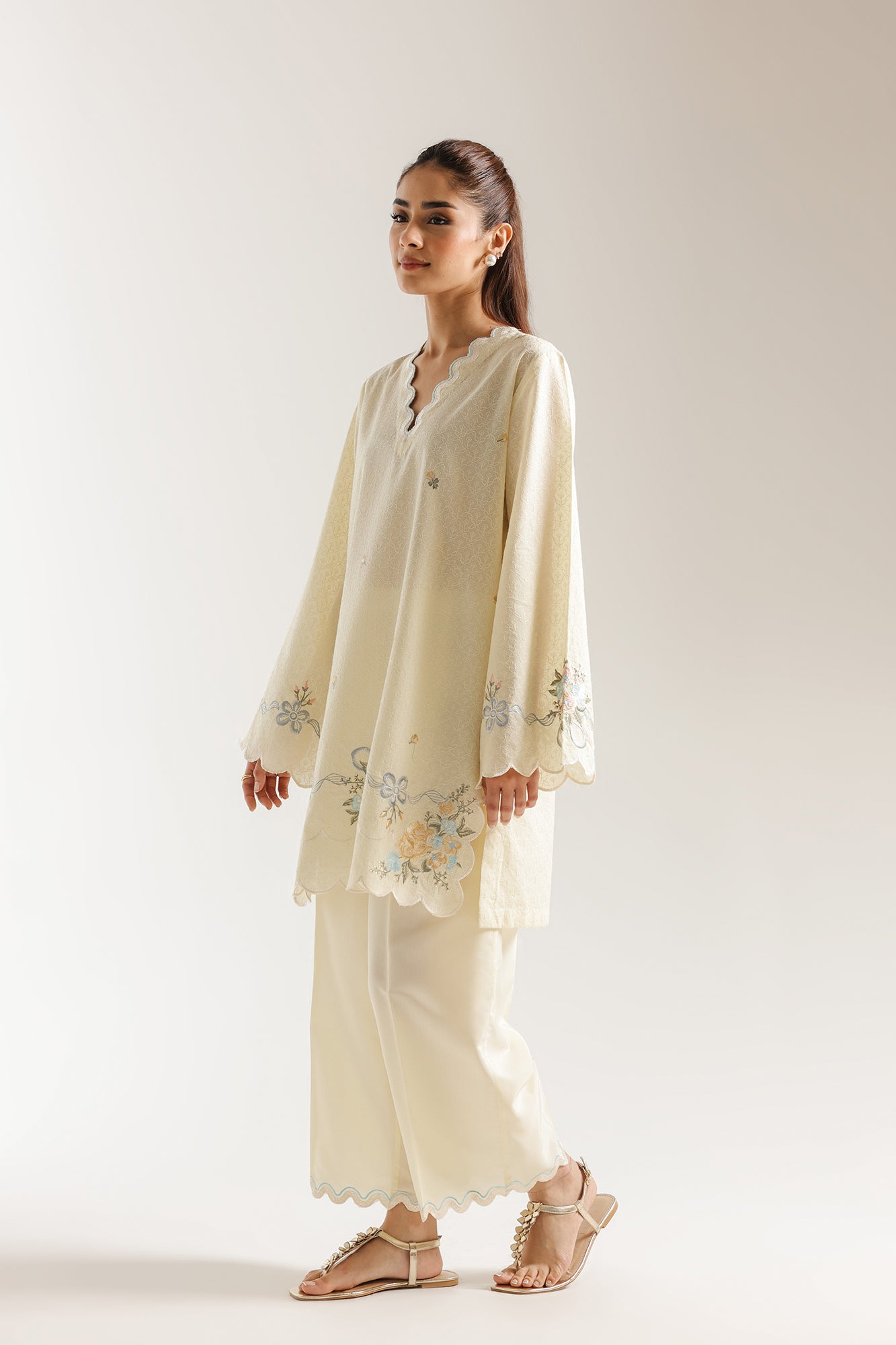 EMBROIDERED SUIT (E7763/102/115)