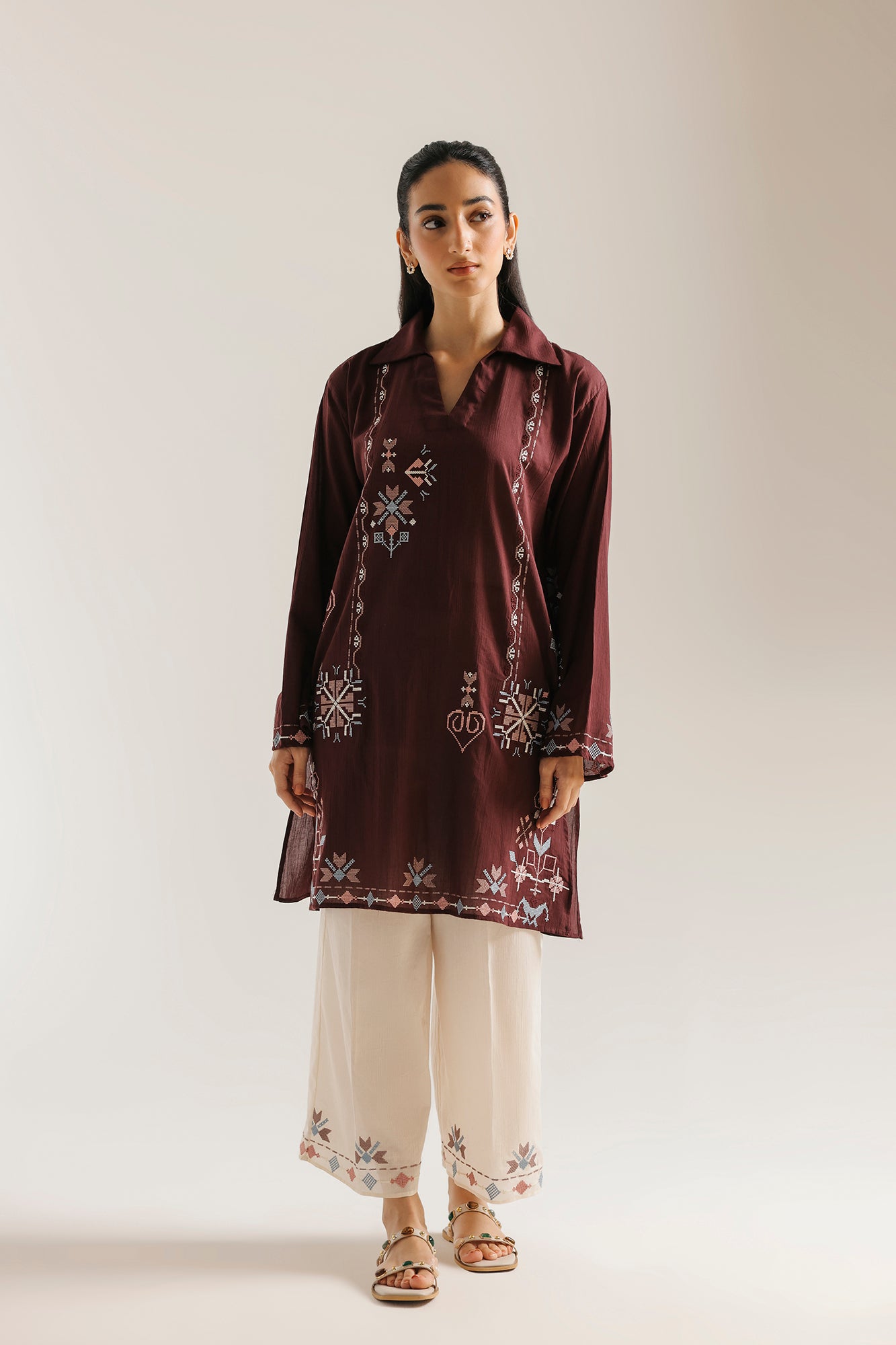 EMBROIDERED SUIT (E7767/102/516)