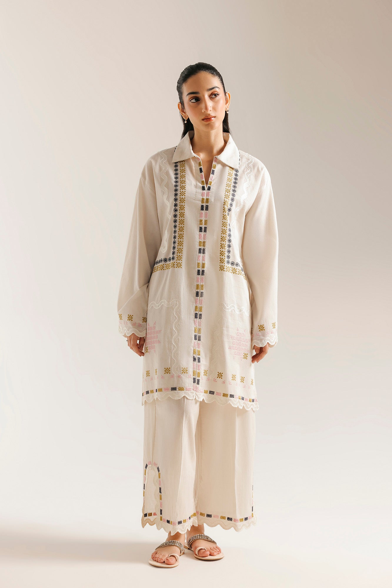 EMBROIDERED SUIT (E7770/102/002)