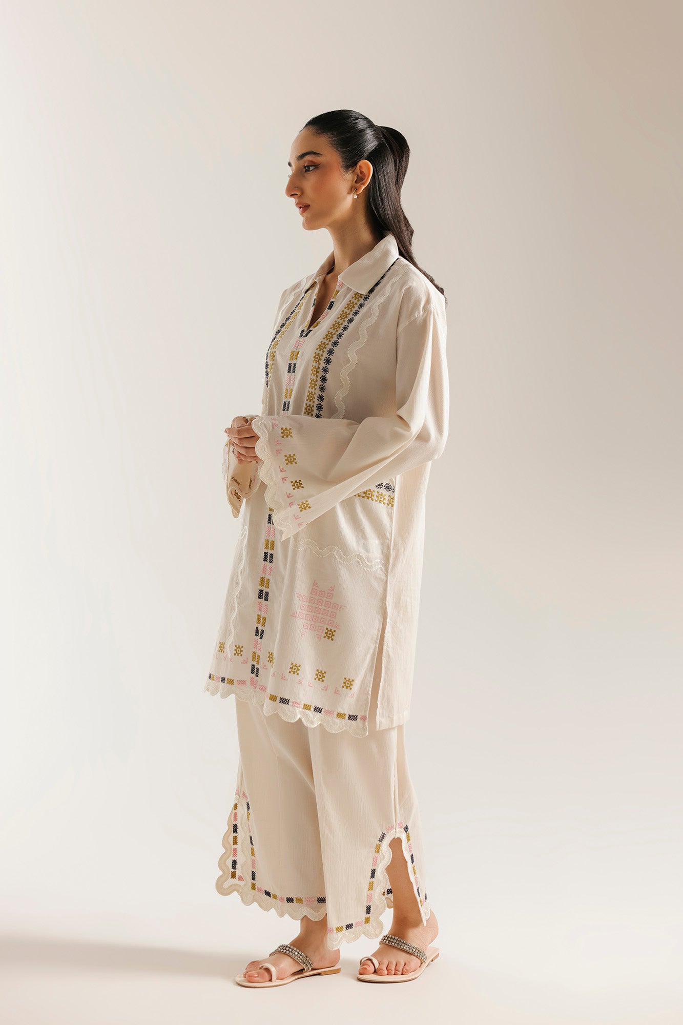 EMBROIDERED SUIT (E7770/102/002)